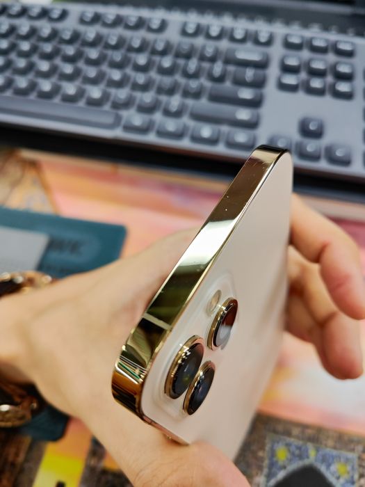 Iphone 12 pro max gold
