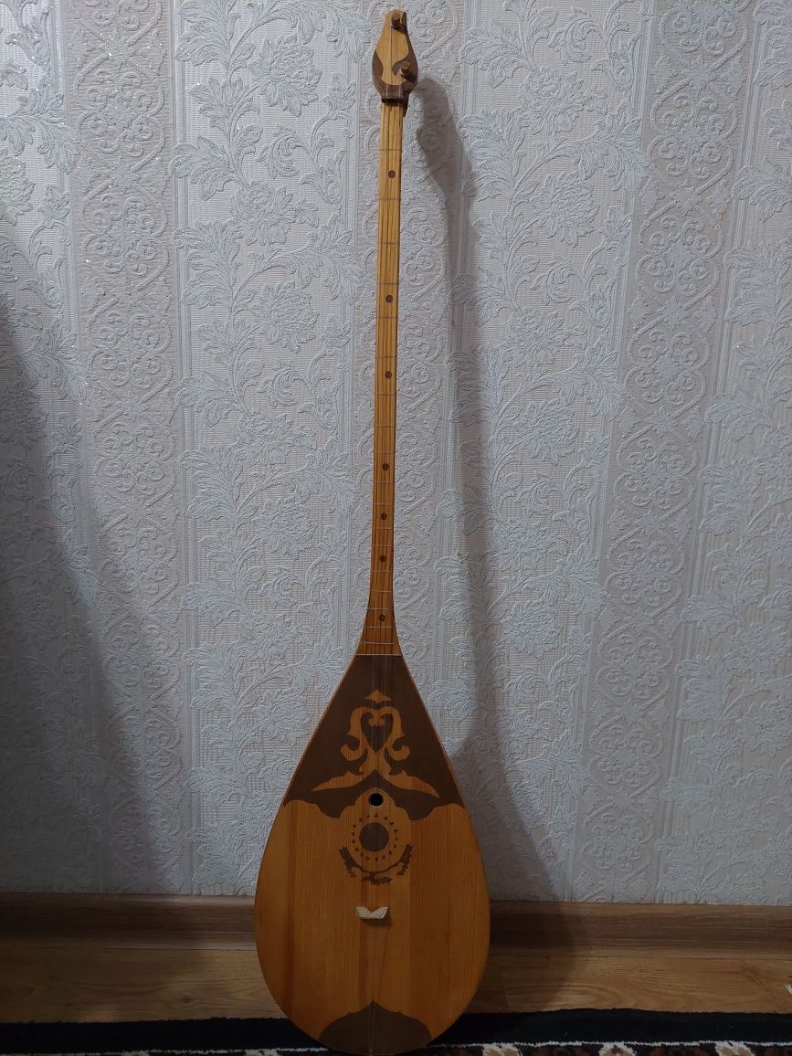 Домбра ,саксафон