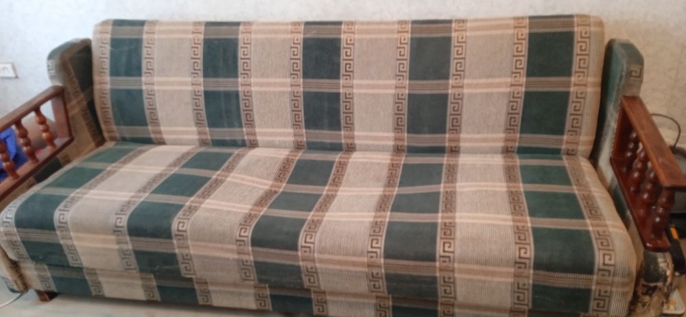 Диван и одно кресло ссср срочно
