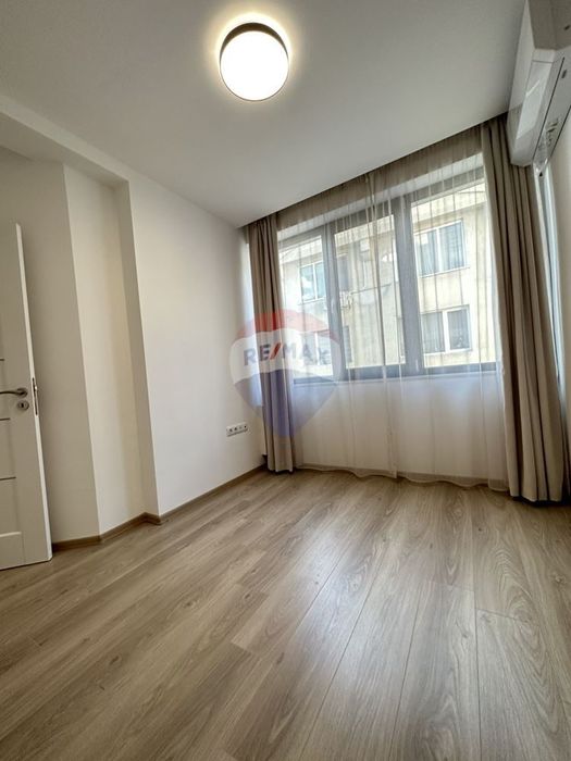 Дава се под наем Тристаен апартамент в Варна, Център - 80 кв.м за 765 € - Снимка #6