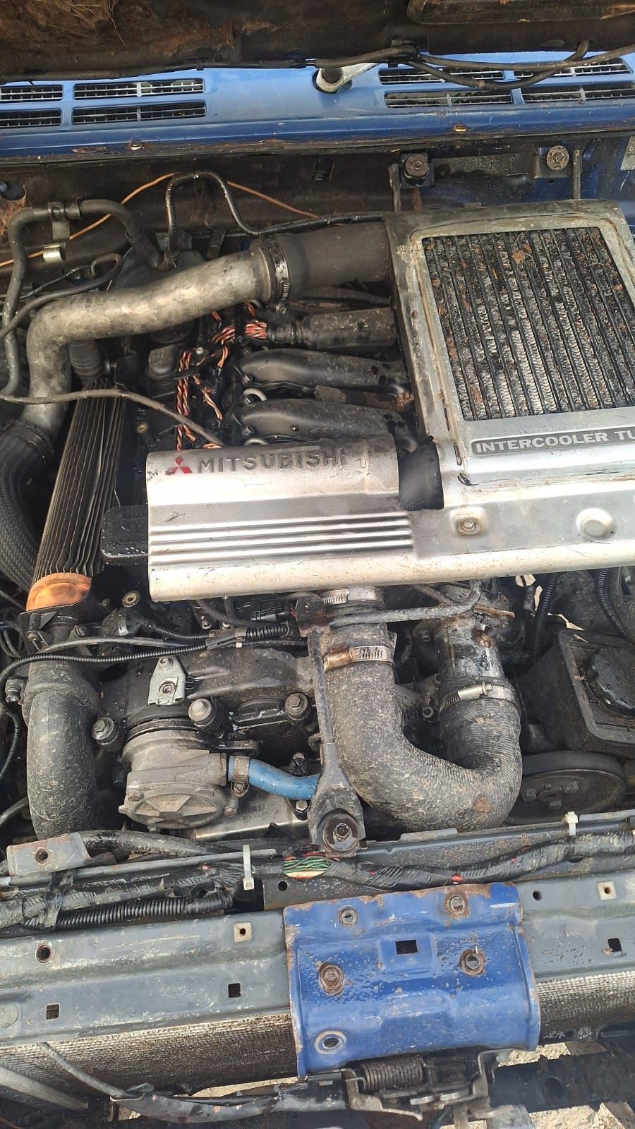 Vând mitsubishi pajero cu motor de BMW 330 184cp