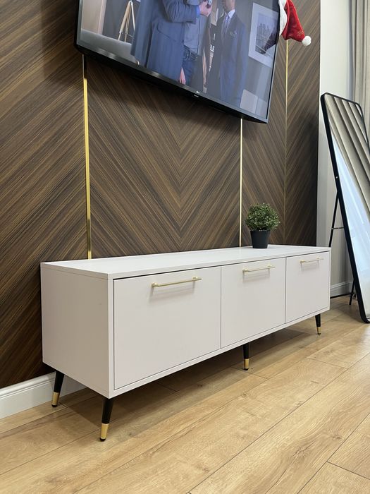 Продам тумбу под ТВ новая