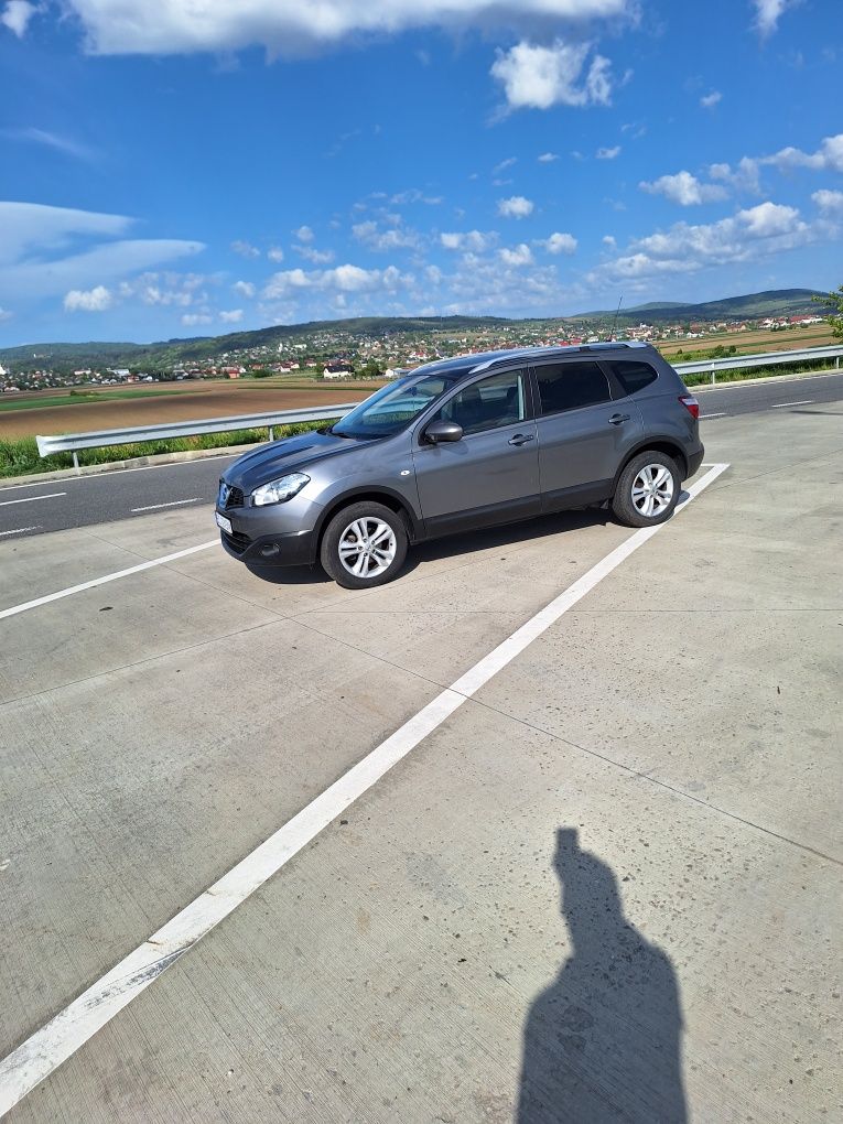 Nissan Qashqai+2.    1.6 benzina euro 5 tekna