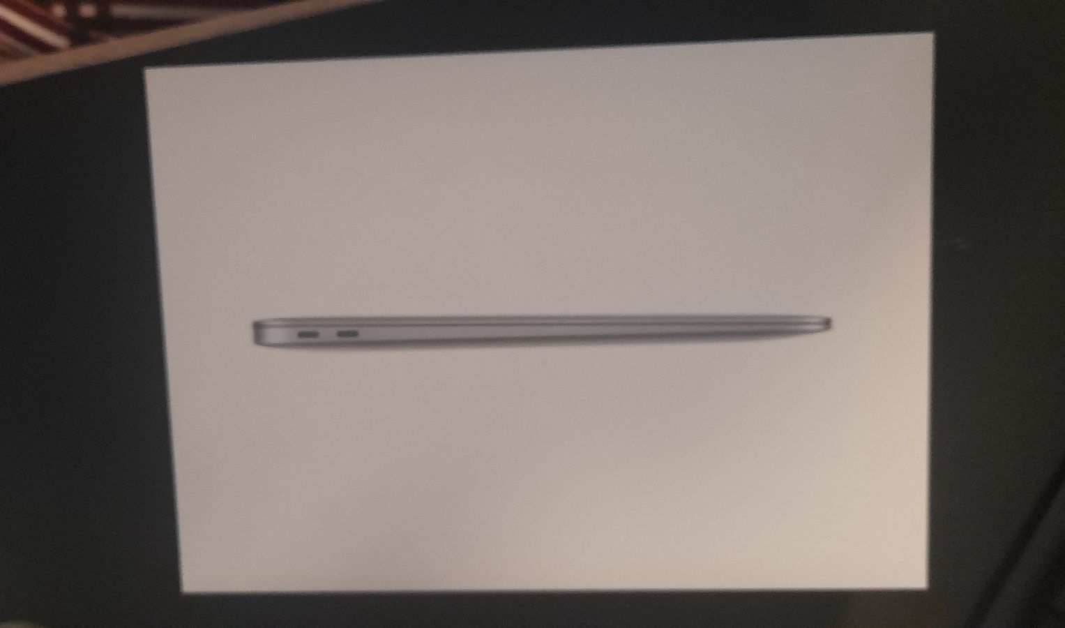 MacBook Air- чисто нов- 13-inch, 8gb memory, 256gb SSD