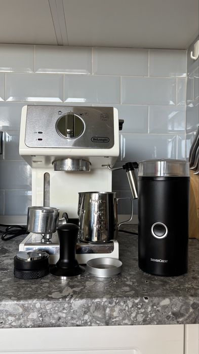 Espressor manual DeLonghi + Râșniță + accesorii