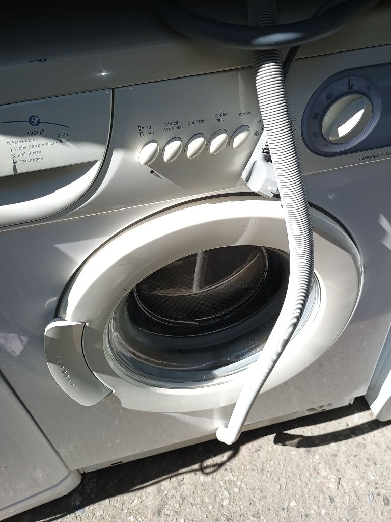 Mașină de spălat Altus compact