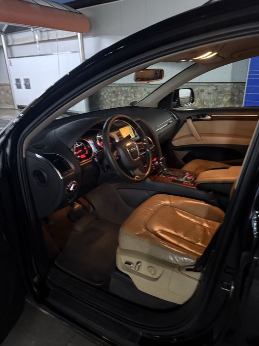 Audi Q7 / An 2010 /  Faceleeft /  Raport CarVertical