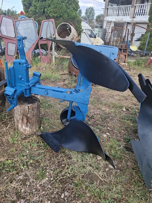 Pluguri reversibile ci 1 cap și cu 2