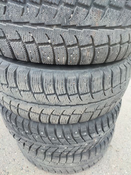 Липучка комплект 215 65 r16 продам 4 шт 75000 в идеальном состоянии