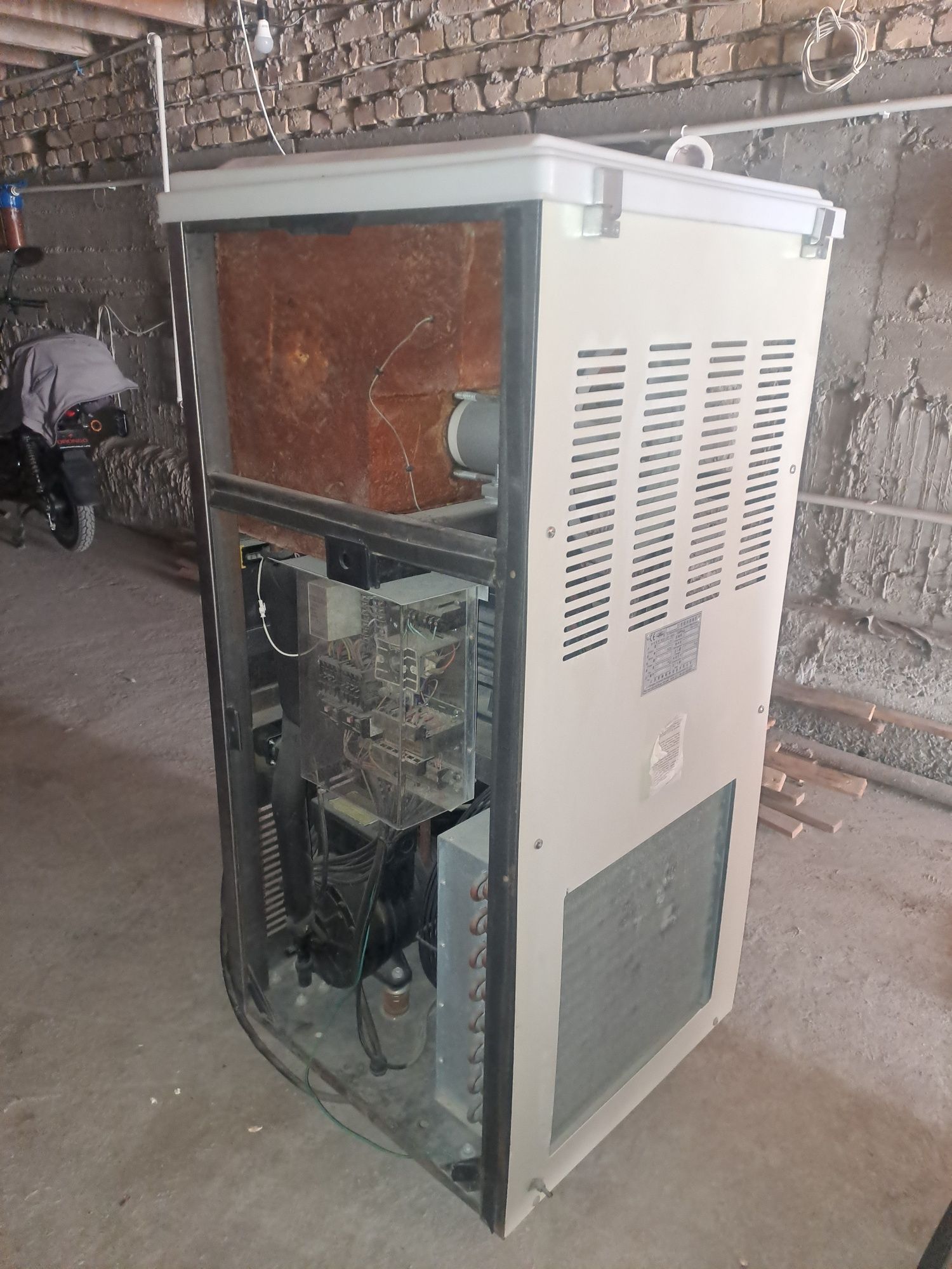 Frezr 380 sotiladi