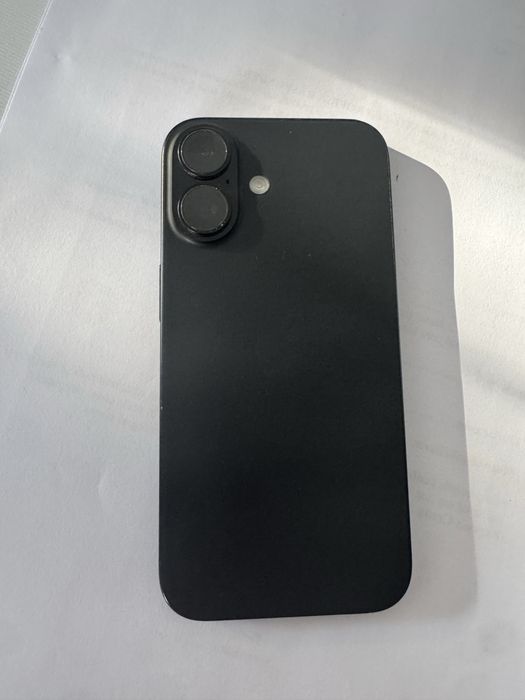 Iphone 16 negru în garanție