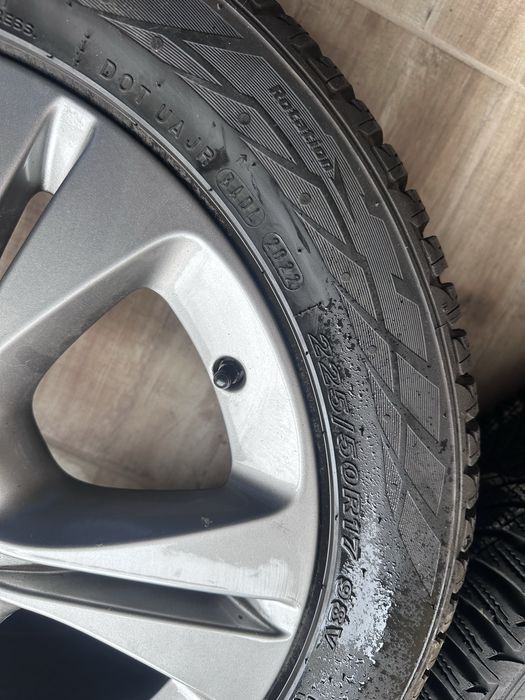 Оригинални джанти 17 със зимни гуми Мерцедес W205