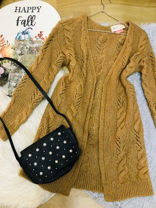 Жилетка цвят лешник Bershka