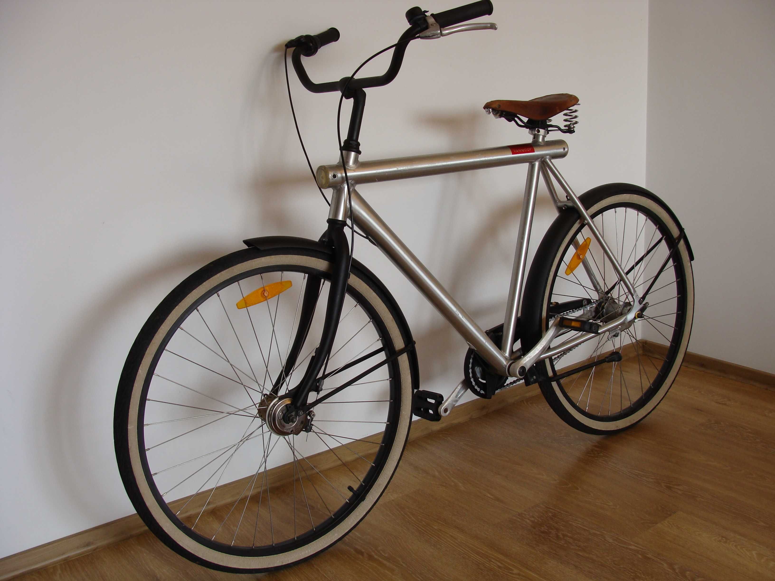 Bicicleta Vanmoof No.3, oras-trekking, roti 28-viteze in butuc, Olanda