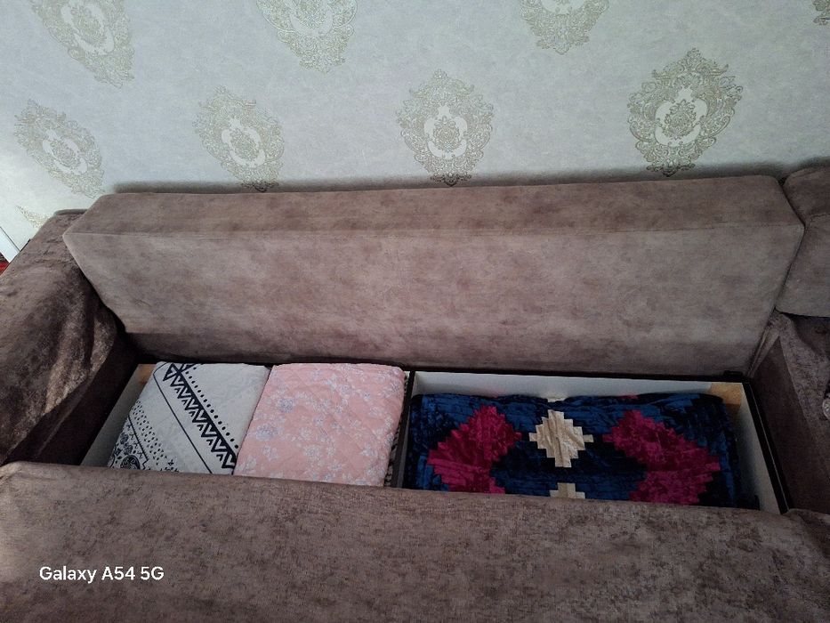 Мебель для гостиной, холла. Угловой диван