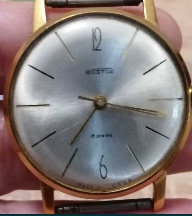 Ceas suflat cu aur Vostok