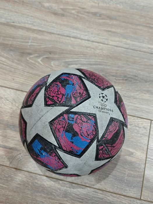 Мяч UEFA Istanbul 2020
