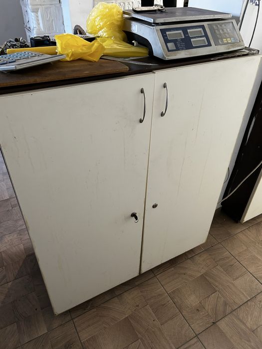 Mobilier pentru magazin