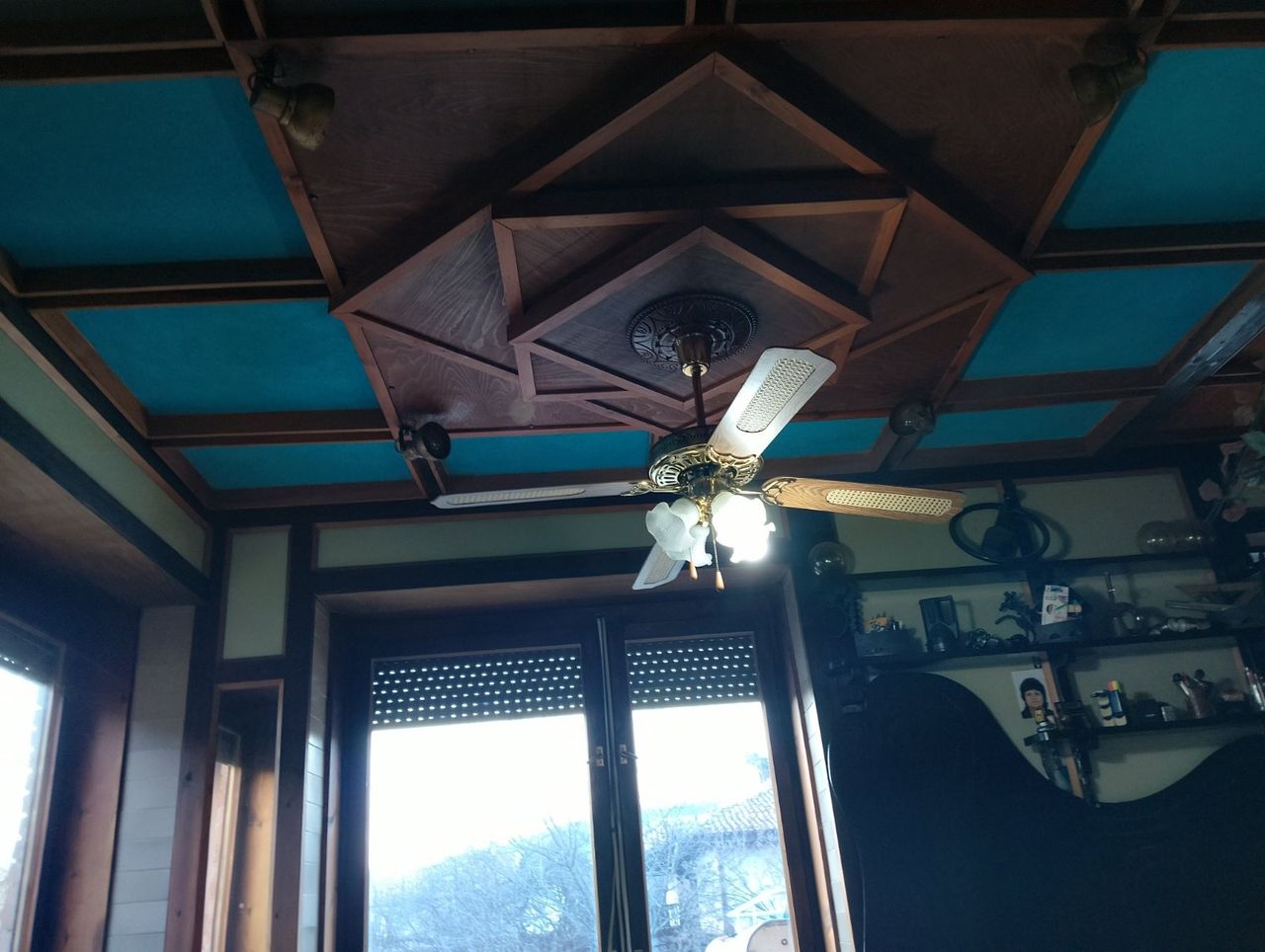 Продава се Къща в Етрополе - 450 кв.м за 2 €/кв.м - Снимка #3