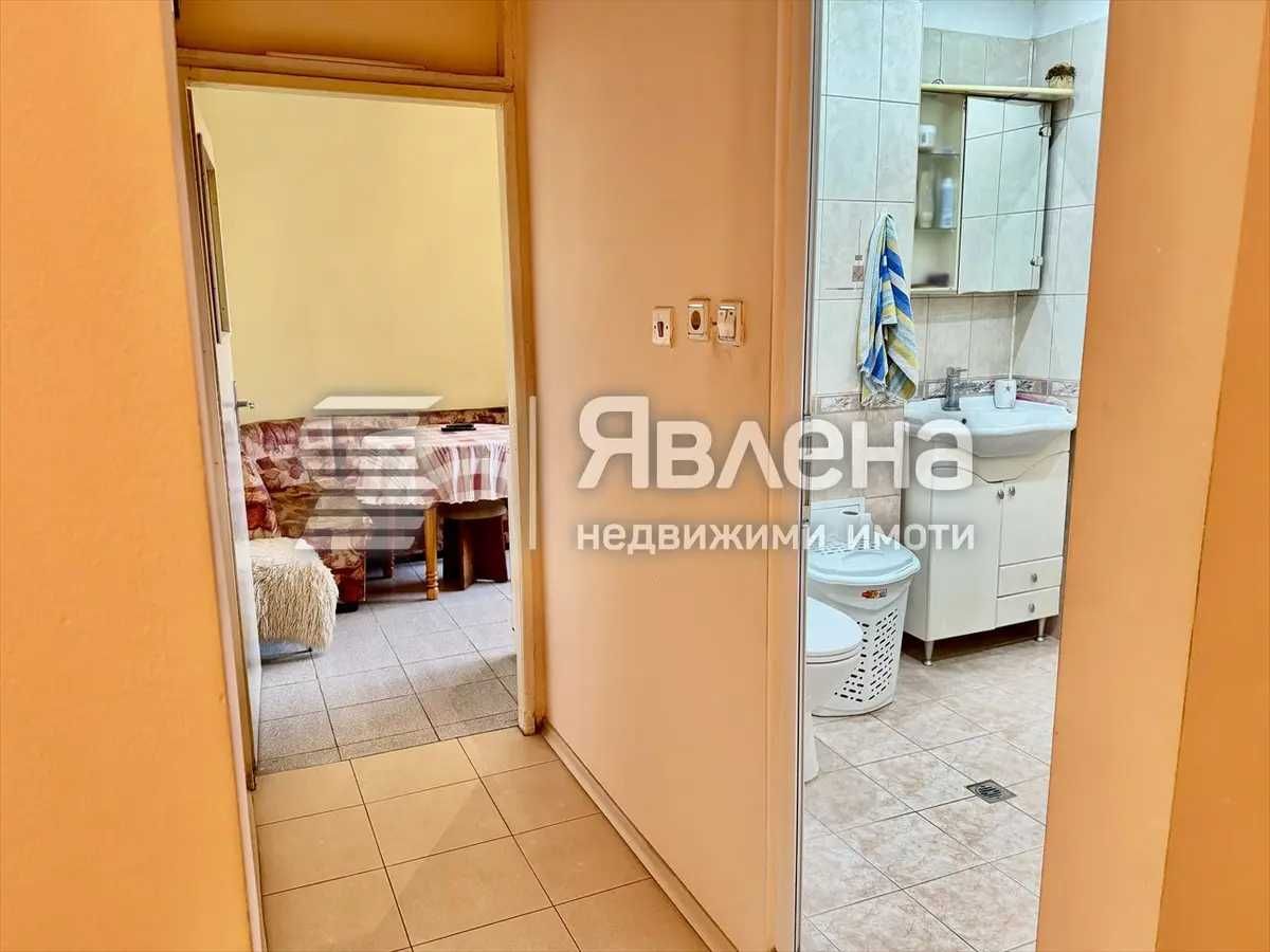 Апартамент с 3 отделни стаи