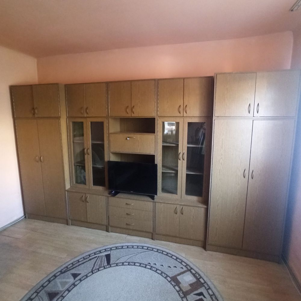 Vand mobila living