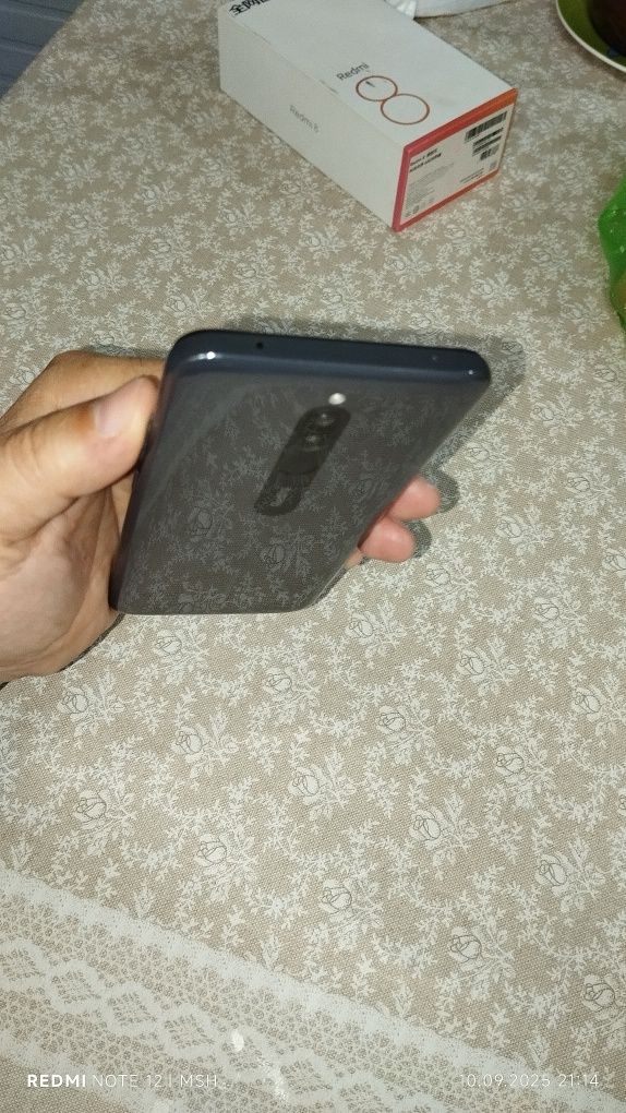 Redmi 8  4/64 в отличном состоянии