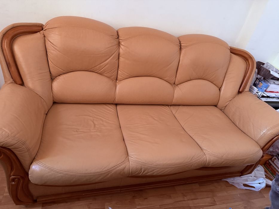 Vand canapea extensibila si doua fotolii din piele naturala