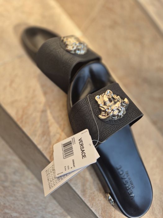 Papuci Versace originali.