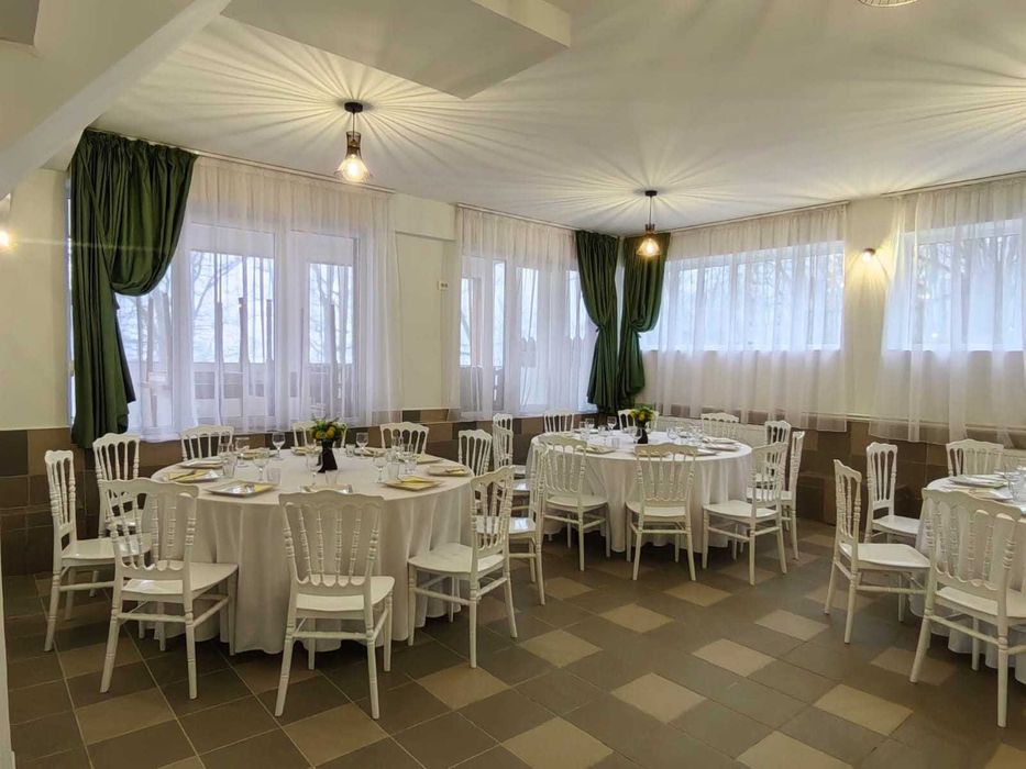 Închiriez pensiune la munte