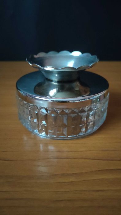 Масивна захарница от стъкло и неръждаема стомана