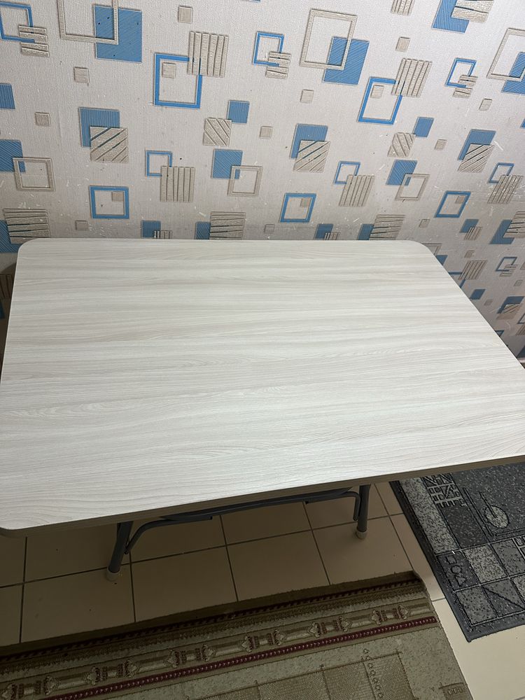 Продается Стол кухонный
