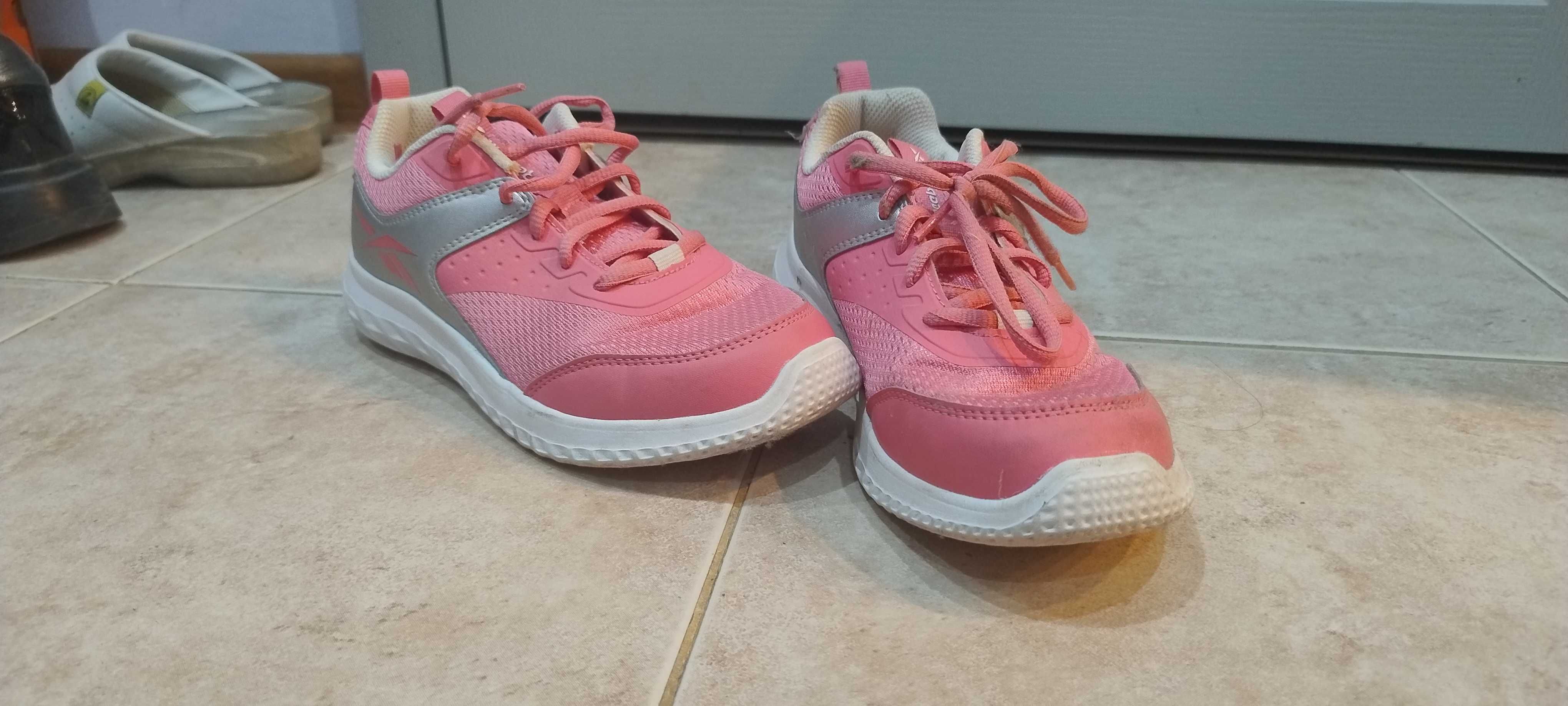 Детски маратонки reebok!