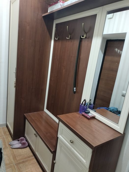 Продам прихожую.