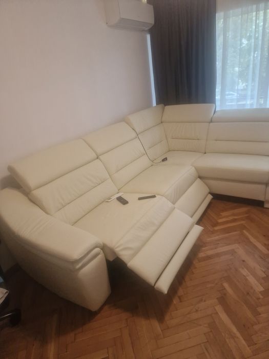 Кожен ъглов диван с релакс