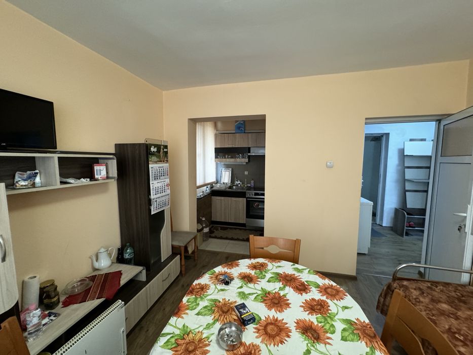 Продава се Къща в Казанлък - 300 кв.м за 405 €/кв.м - Снимка #4