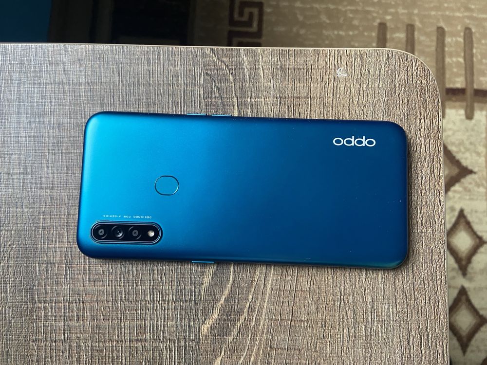 Смартфон Oppo A31