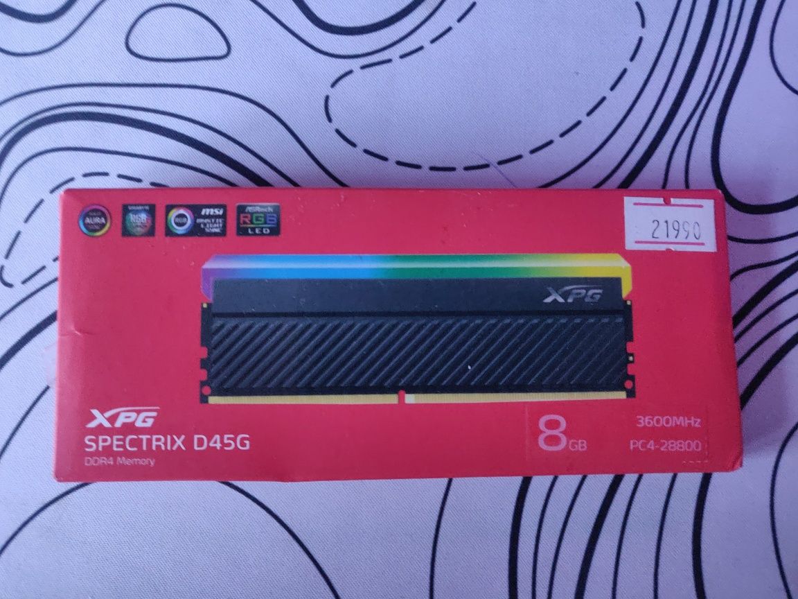 Продам оперативную память ADATA XPG Spectrix D45G AX4U36008G18I-CBKD45