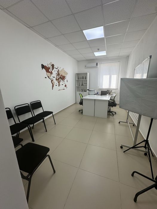 Продаю столов стульев и доску, шкафа, вешелку