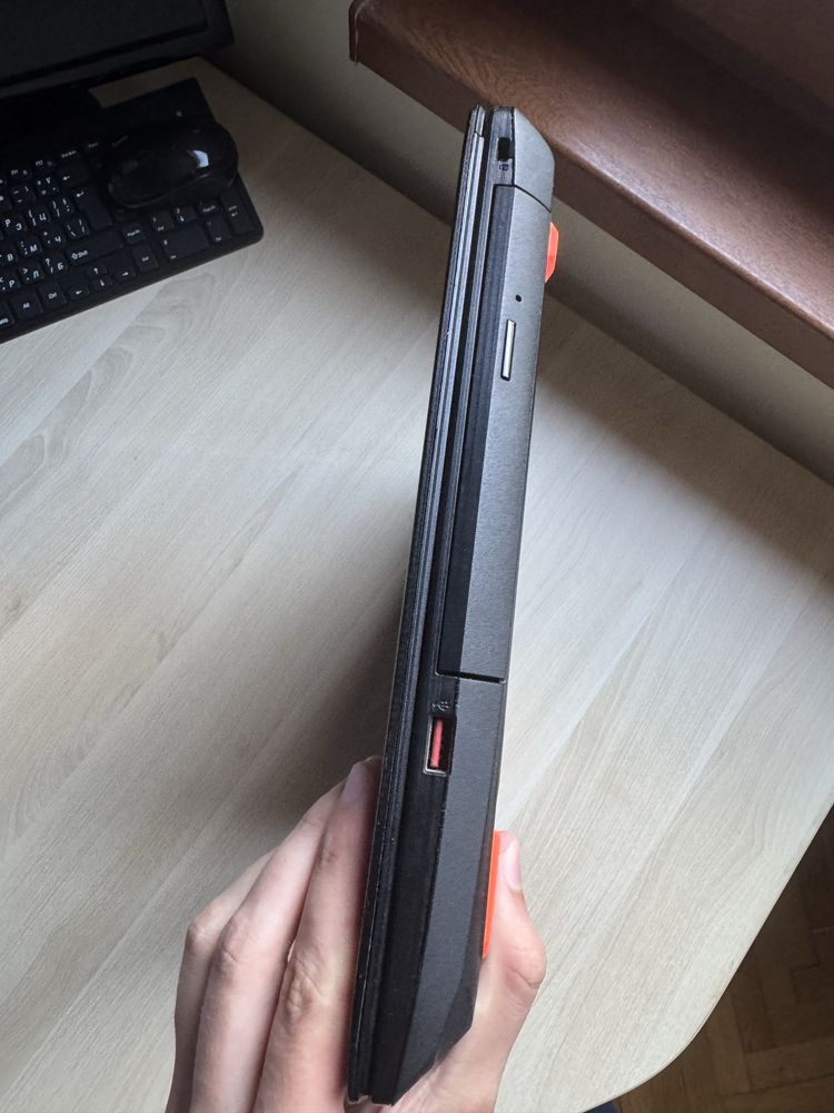 Геймърски лаптоп ASUS ROG GL553VE