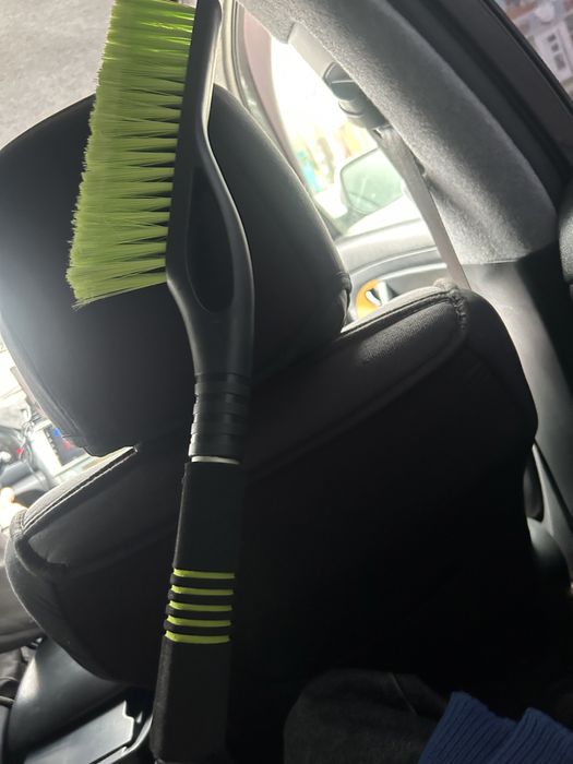 Щетка для уборки снега. Для автомобиля