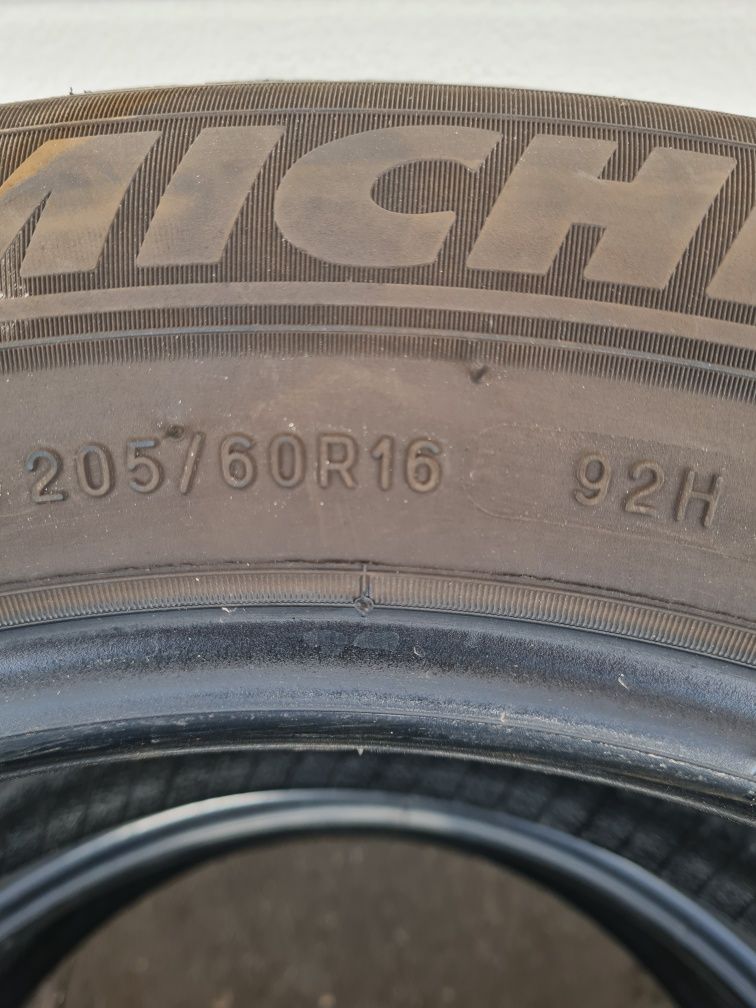 Зимни гуми 2 броя MICHELIN Alpin5 205 60 R16 дот 3219