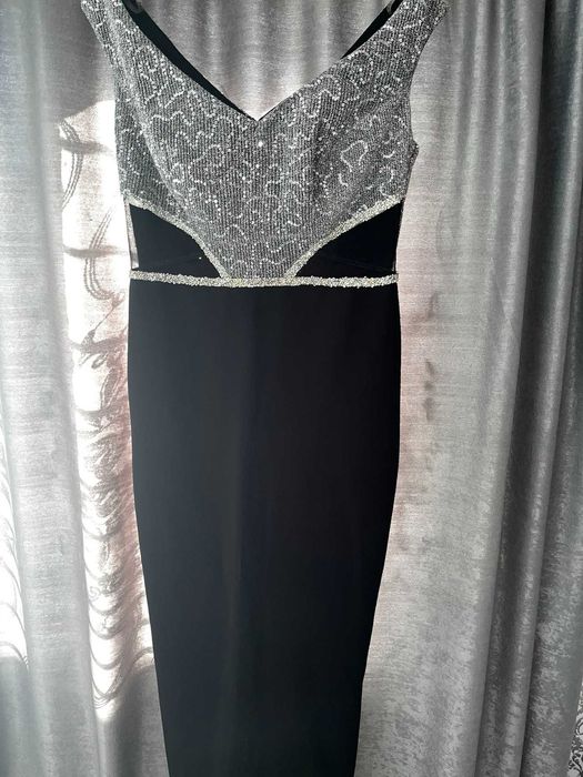 Офицялна рокля за всякакъв повод