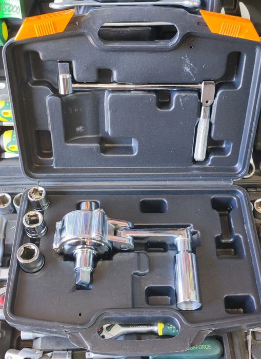 Ключ болонный  редукторный гайковерт для легковых автомобилей.