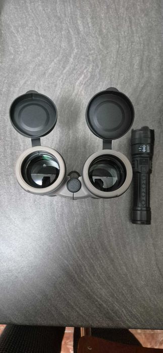 Binocul Suncore 10x42 + Lanterna led reincarcabila