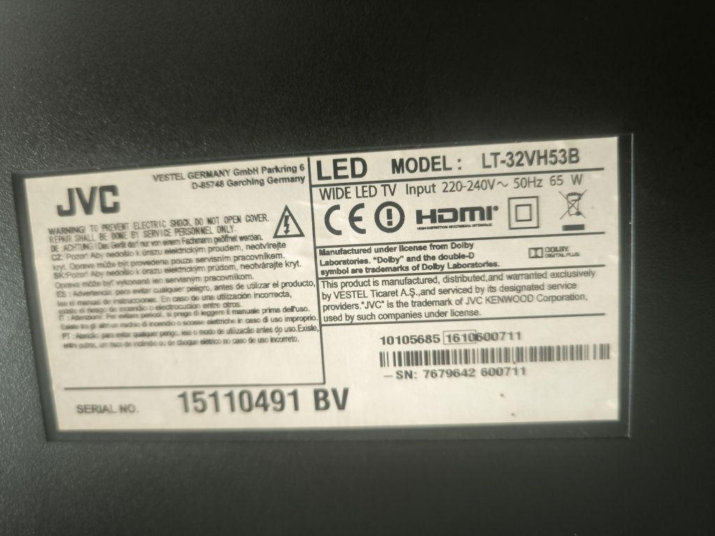 Vind Smart TV funcțional perfect.Este adus din Germania cu telecomand