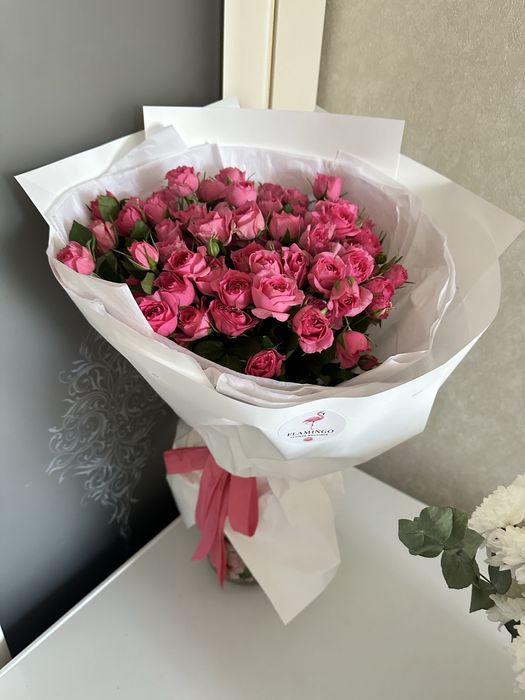 Свежие новые кустовые розы