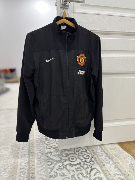 Продается Легендарный Спортивный костьюм NiKe MANCHESTER UNITED