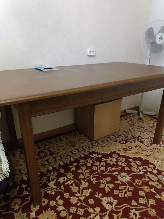 Продам стол большой  раздвижной