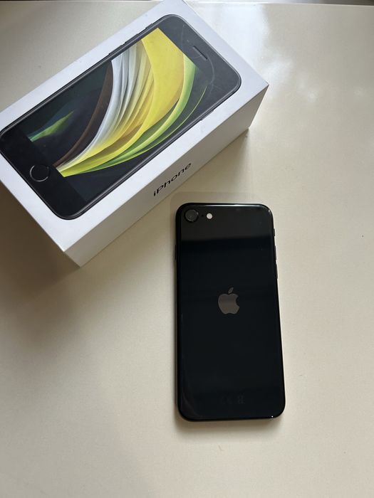 Смартфон Apple iPhone SE 2020