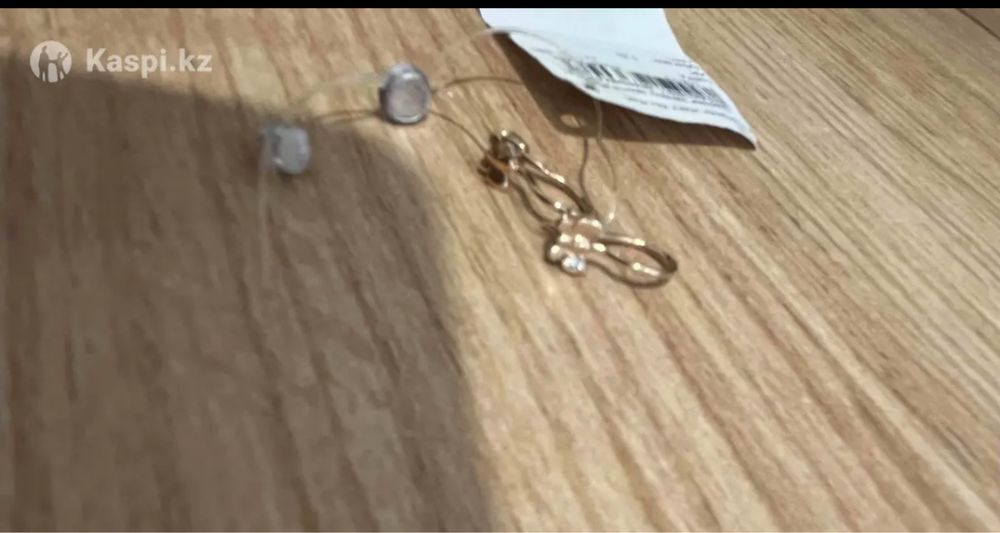 Продам детские золотые сережки